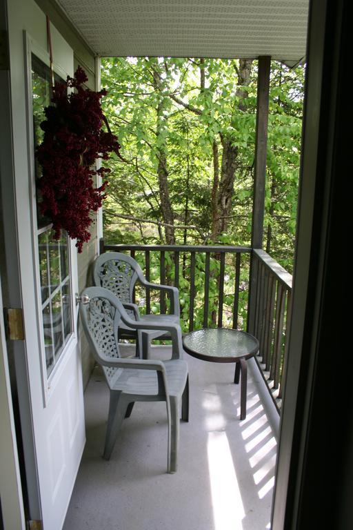La Chaumiere De L'Anse Bed & Breakfast Mont-Tremblant Bagian luar foto