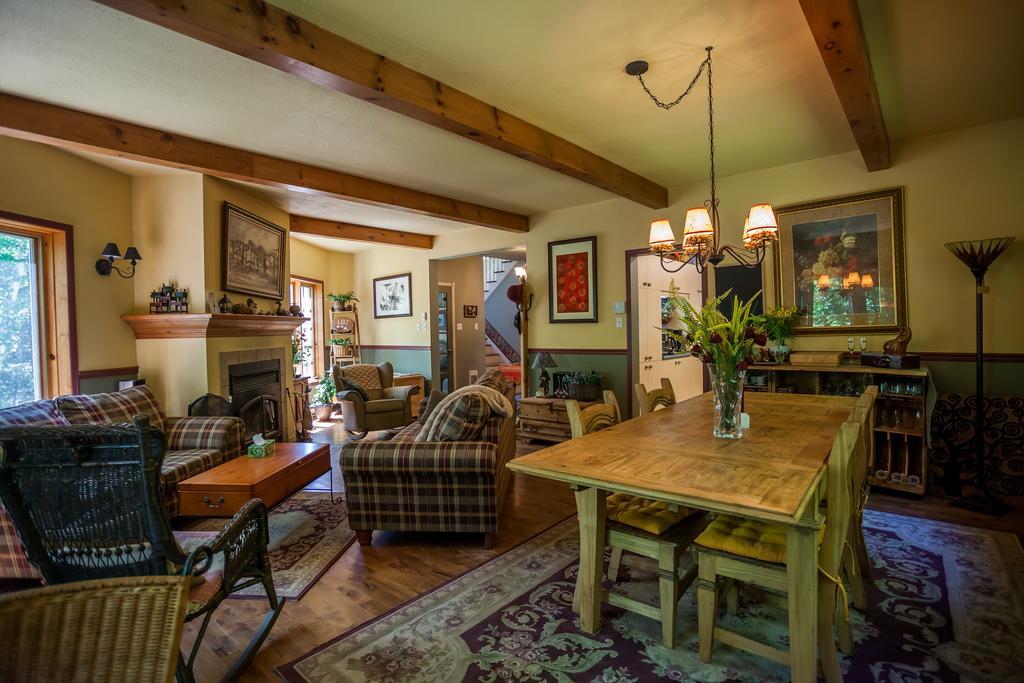 La Chaumiere De L'Anse Bed & Breakfast Mont-Tremblant Bagian luar foto